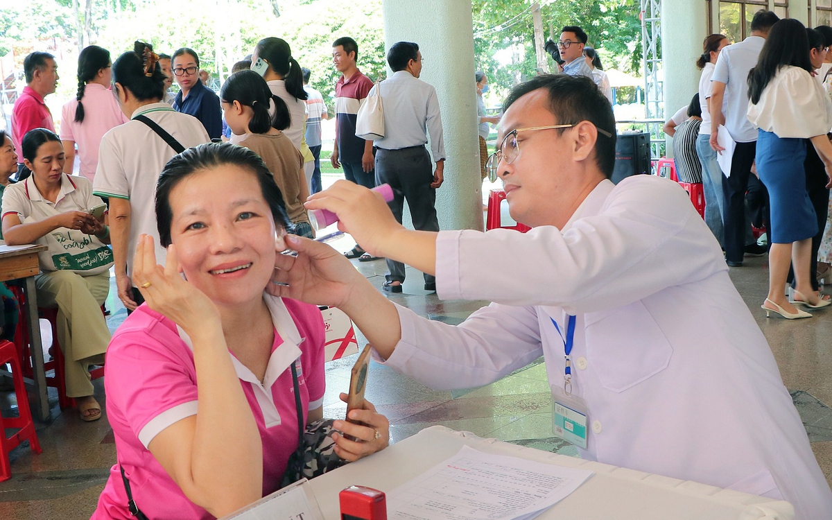 Giám đốc Sở Y tế TP.HCM: Có thể cử bác sĩ bệnh viện về làm giám đốc trạm y tế trong 3 - 5 năm