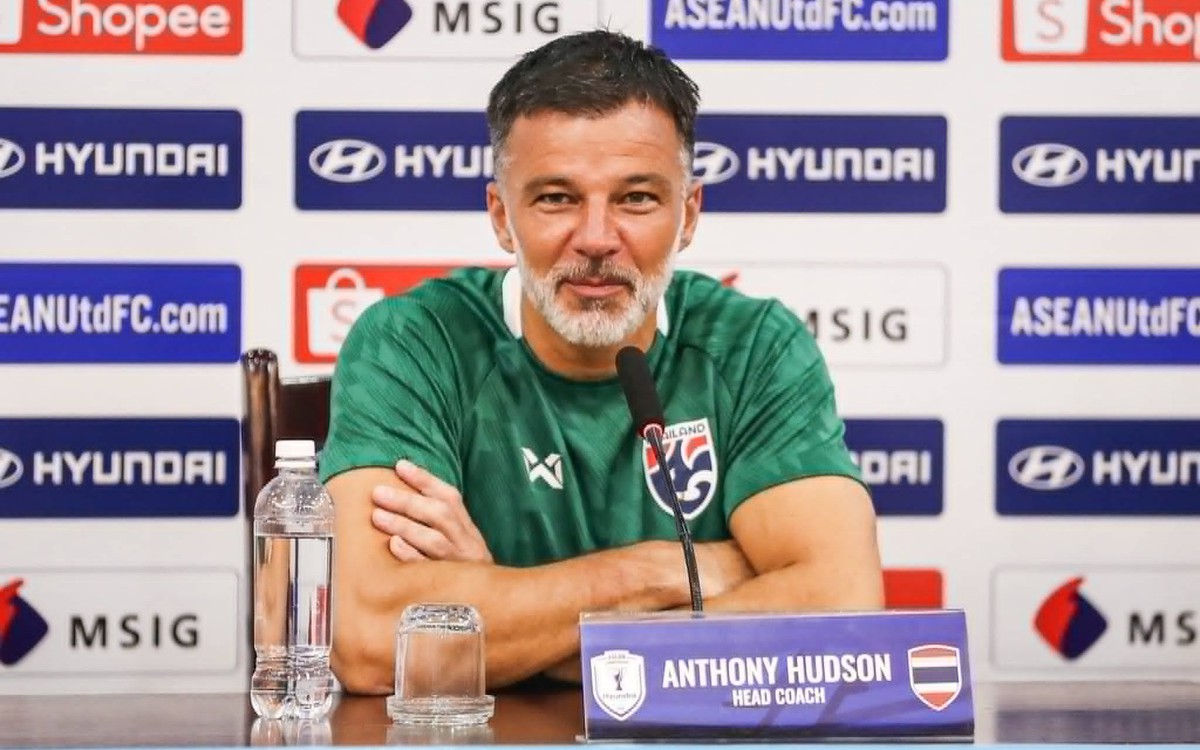 HLV Thái Lan: 'Thua 0-2 chỉ là tỉ số, mọi thứ chưa chấm hết'