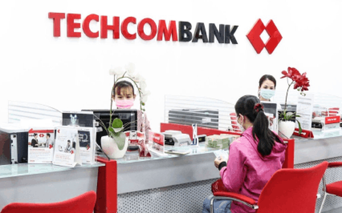 Cổ phiếu Techcombank tăng trần sau tin đàm phán bán vốn 2 tỷ USD