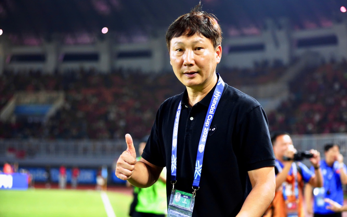 Vô địch ASEAN Cup 2026, HLV Kim Sang Sik hơn và kém HLV Park Hang Seo ở điểm nào?