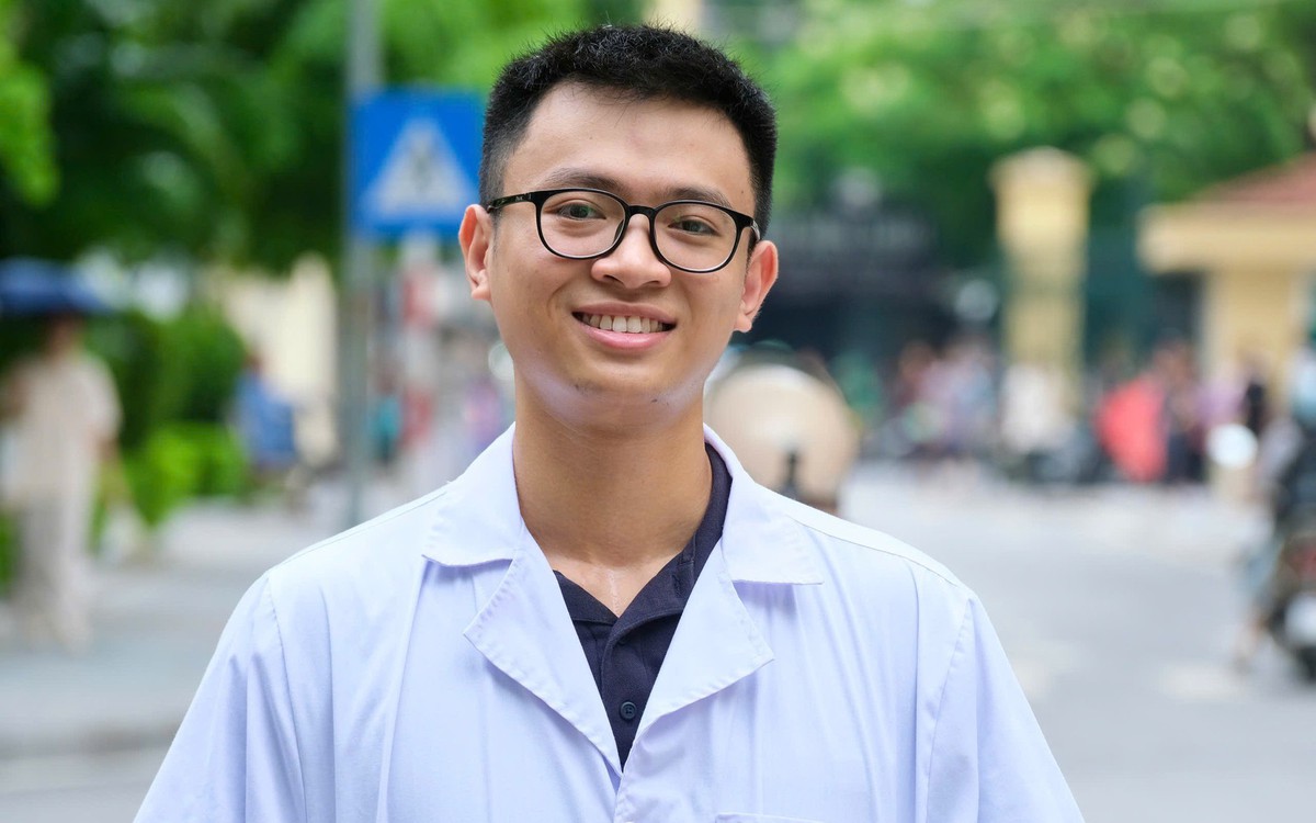 Thủ khoa kỳ thi bác sĩ nội trú 'khốc liệt nhất': Từng mở sách rồi lại đóng vì nghĩ mình 'khó có cửa'