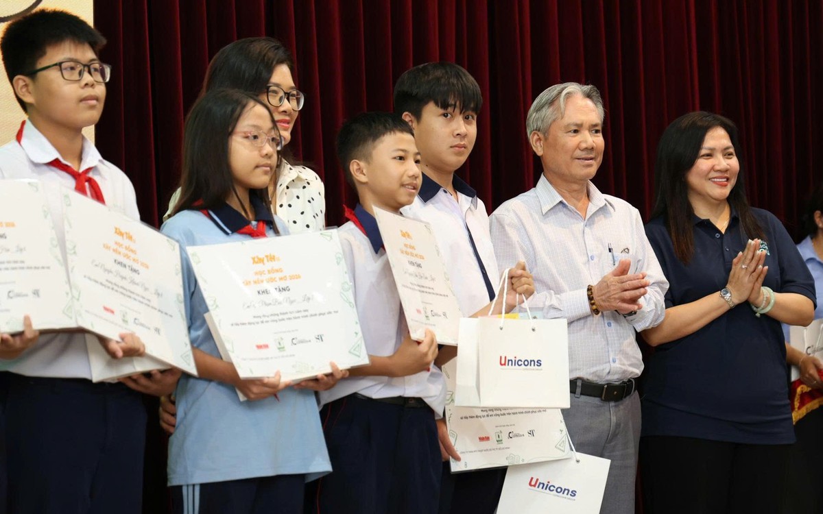 600 suất học bổng cho con em công nhân trên công trường, công ty vệ sinh