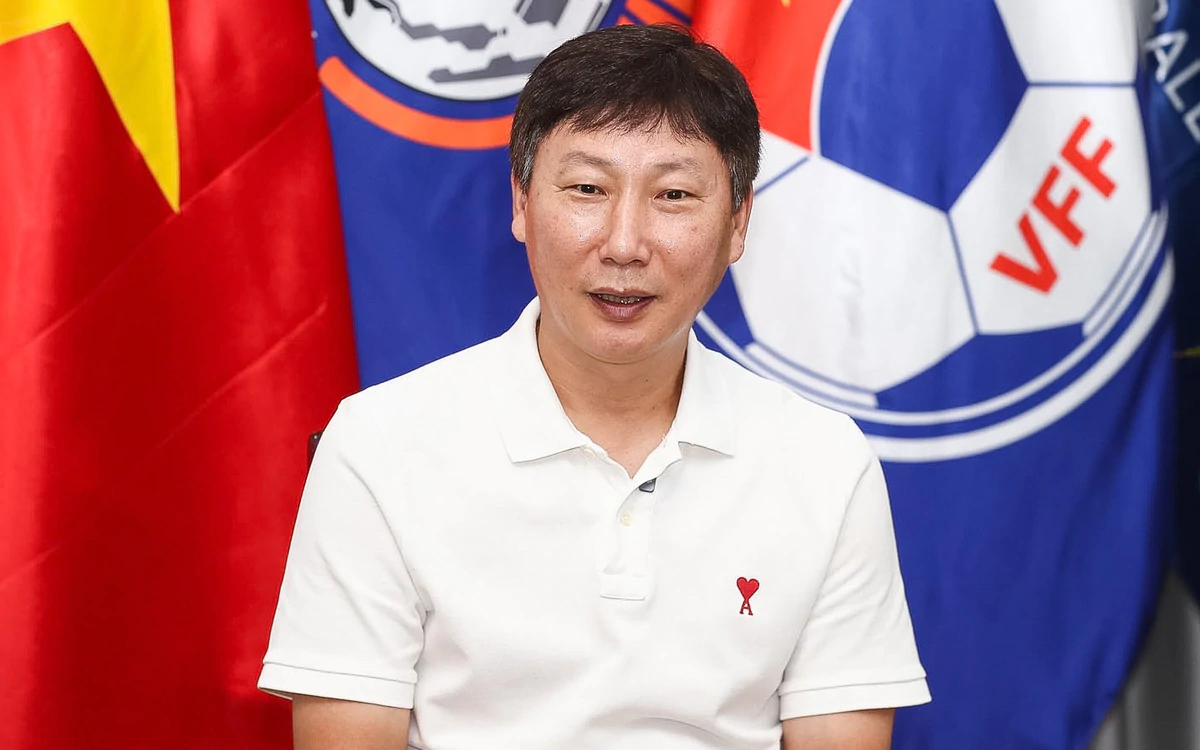 HLV Kim Sang Sik: 'Cho Đình Bắc rời sân là quyết định khó khăn nhất, tôi luôn yêu thương Bắc'