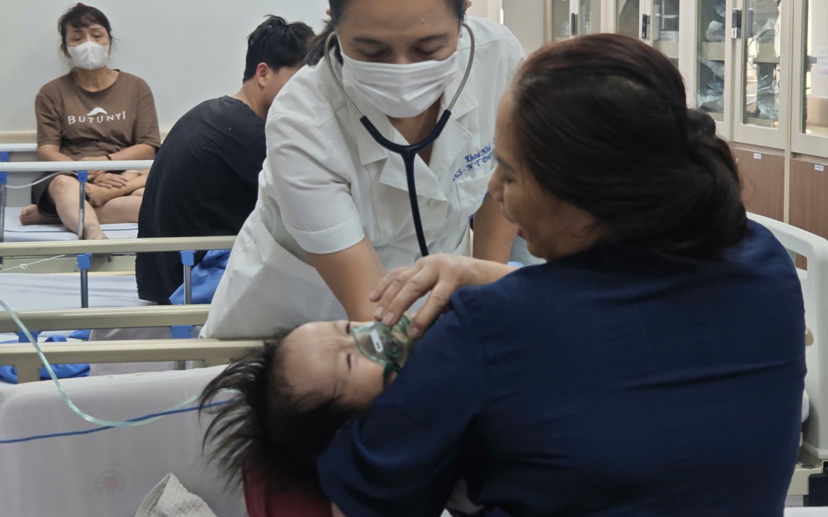 RSV ở trẻ sơ sinh: Tối bình thường, sáng đã có thể suy hô hấp