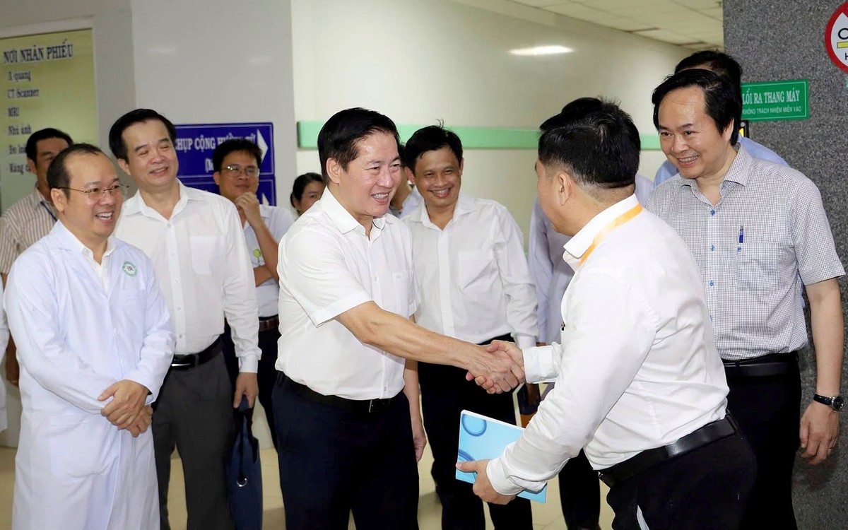 Bệnh viện Bình Dân đưa bác sĩ, máy móc về Bà Rịa, giúp người dân bớt đi xa chữa bệnh