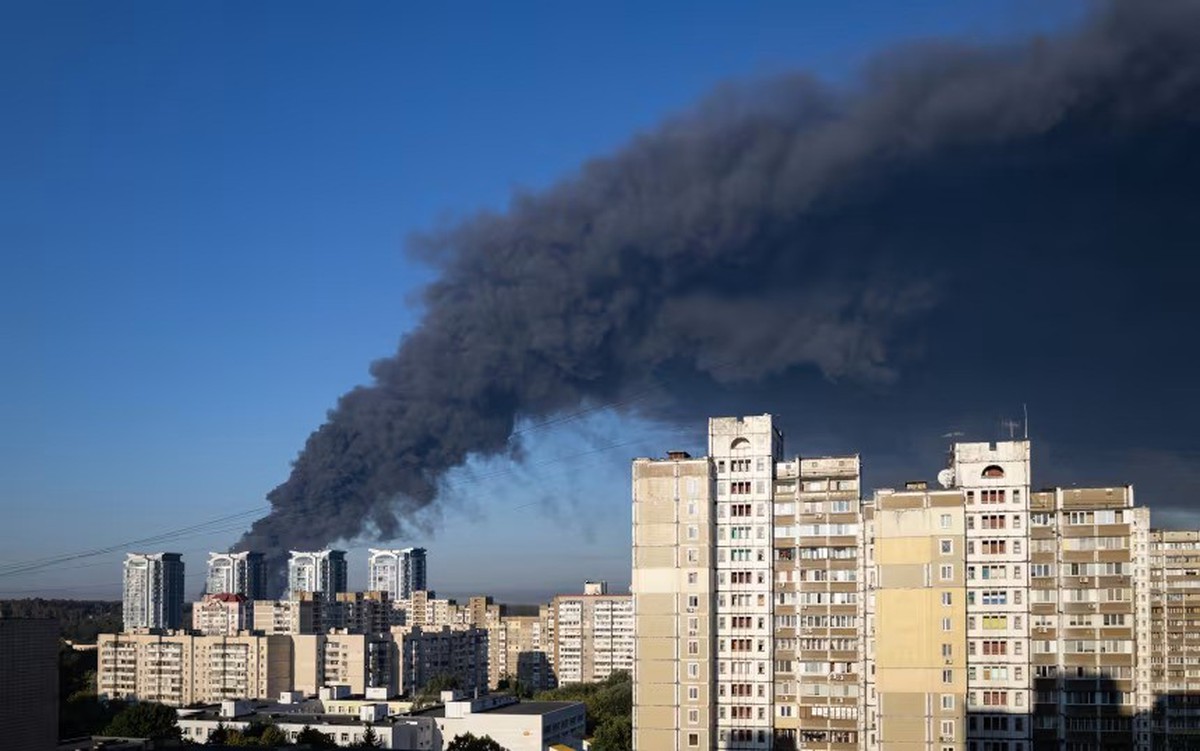 Drone Nga tập kích kho hàng ở Kiev, ít nhất 27 người chết
