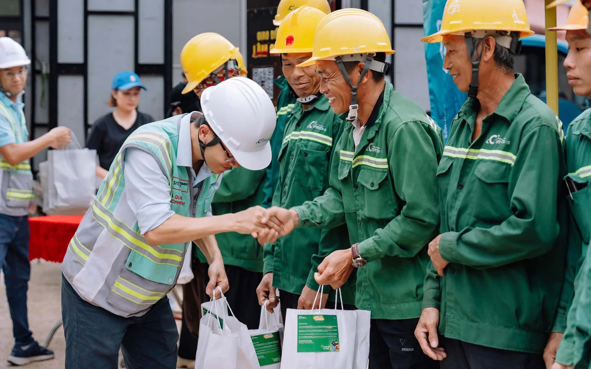 Chuyện lạ công trường: Khi an toàn lao động được đổi bằng... gạo