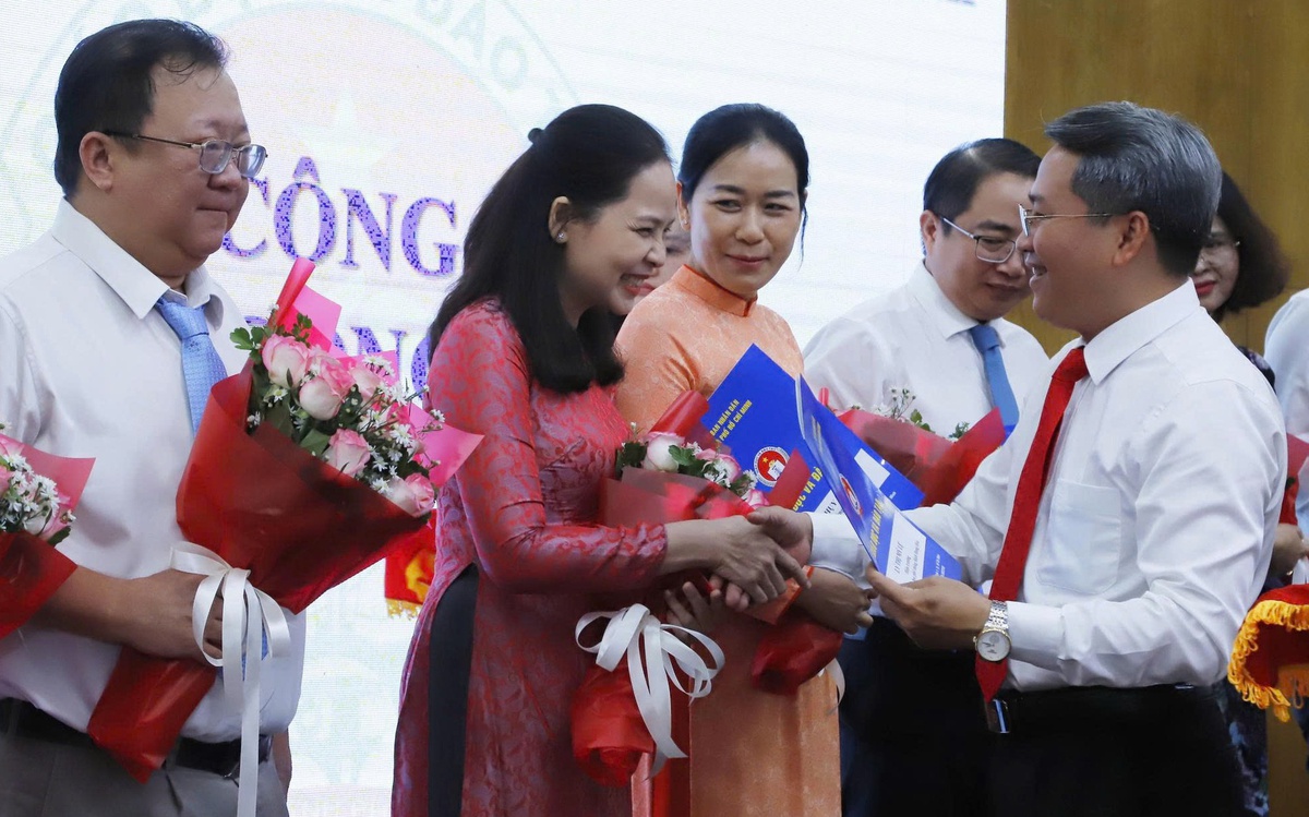 TP.HCM bổ nhiệm, điều động nhiều cán bộ quản lý giáo dục ở các vị trí quan trọng