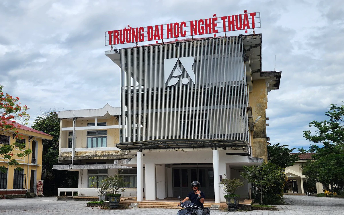 Chứng chỉ tiếng Anh được bộ công nhận nhưng Trường đại học Nghệ thuật vẫn lắc, làm sinh viên hoang mang