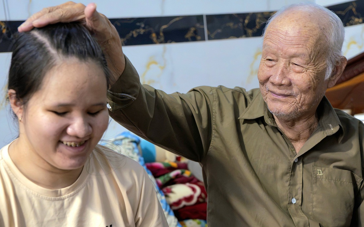 Ngôi nhà ba thế hệ nạn nhân chất độc da cam: Mắt dẫu tối, tình đời sáng