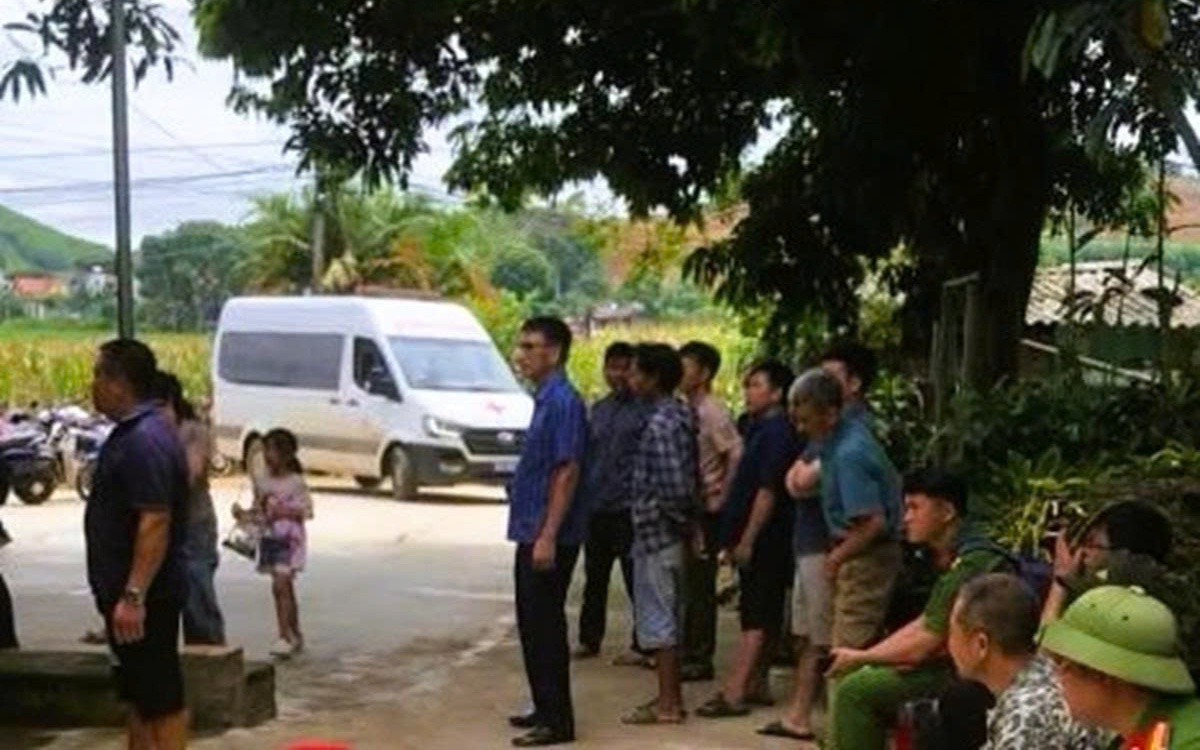 Thau rửa hòn non bộ, đôi vợ chồng già hơn 80 tuổi bị điện giật tử vong