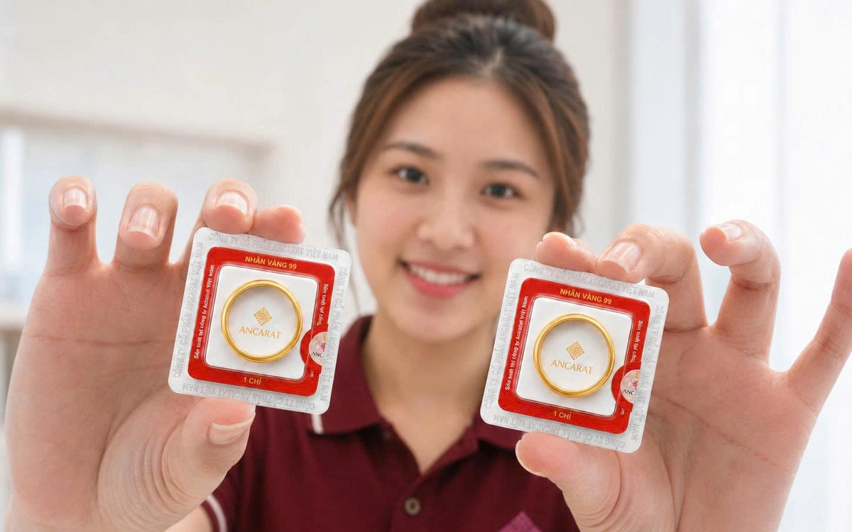 Giá vàng thế giới tăng 95 USD/ounce, trong nước tăng 500.000 đồng/lượng ngày 5/8