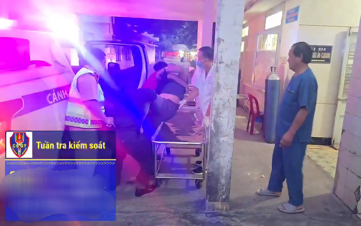 CSGT kịp thời đưa tài xế nghi đột quỵ trên cao tốc Vĩnh Hảo - Phan Thiết đi cấp cứu