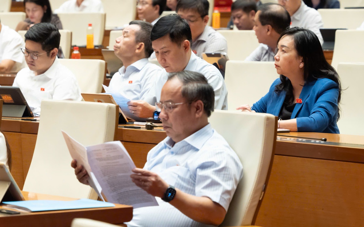 Quốc hội thảo luận sửa Luật Phòng, chống rửa tiền; Lãi suất qua đêm giảm mạnh
