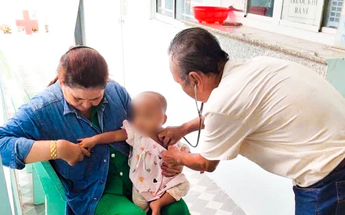 Vụ bé gái 11 tháng tuổi bị mất tích ở An Giang: Hai người lạ mặt chủ động đưa cháu ra công an phường trả lại