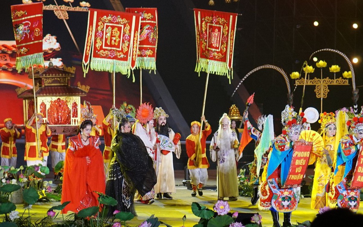 Festival Thăng Long - Hà Nội lần thứ II khai mạc mãn nhãn