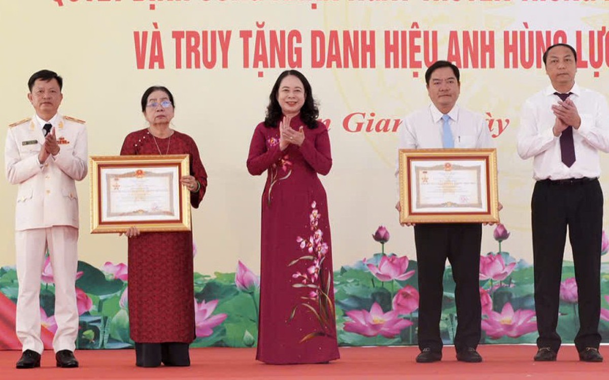 Truy tặng danh hiệu Anh hùng Lực lượng vũ trang nhân dân cho ông Lâm Kiên Trì và liệt sĩ Huỳnh Văn Thạnh