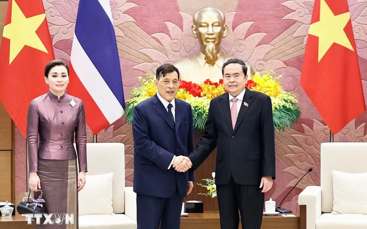 Chủ tịch Quốc hội Trần Thanh Mẫn hội kiến Nhà vua Thái Lan