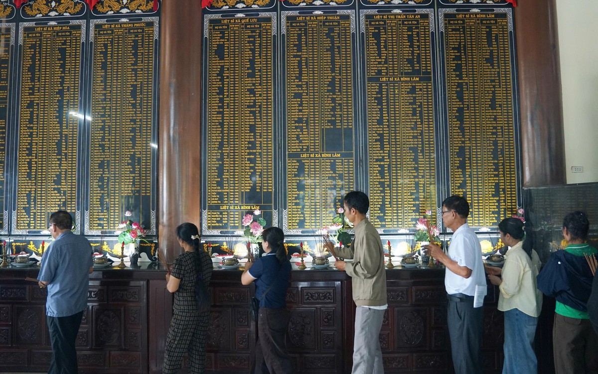 Từ Nghệ An, Bắc Ninh, Hà Nội… về Đà Nẵng mang hy vọng tìm người thân trong 17 hài cốt mộ tập thể liệt sĩ