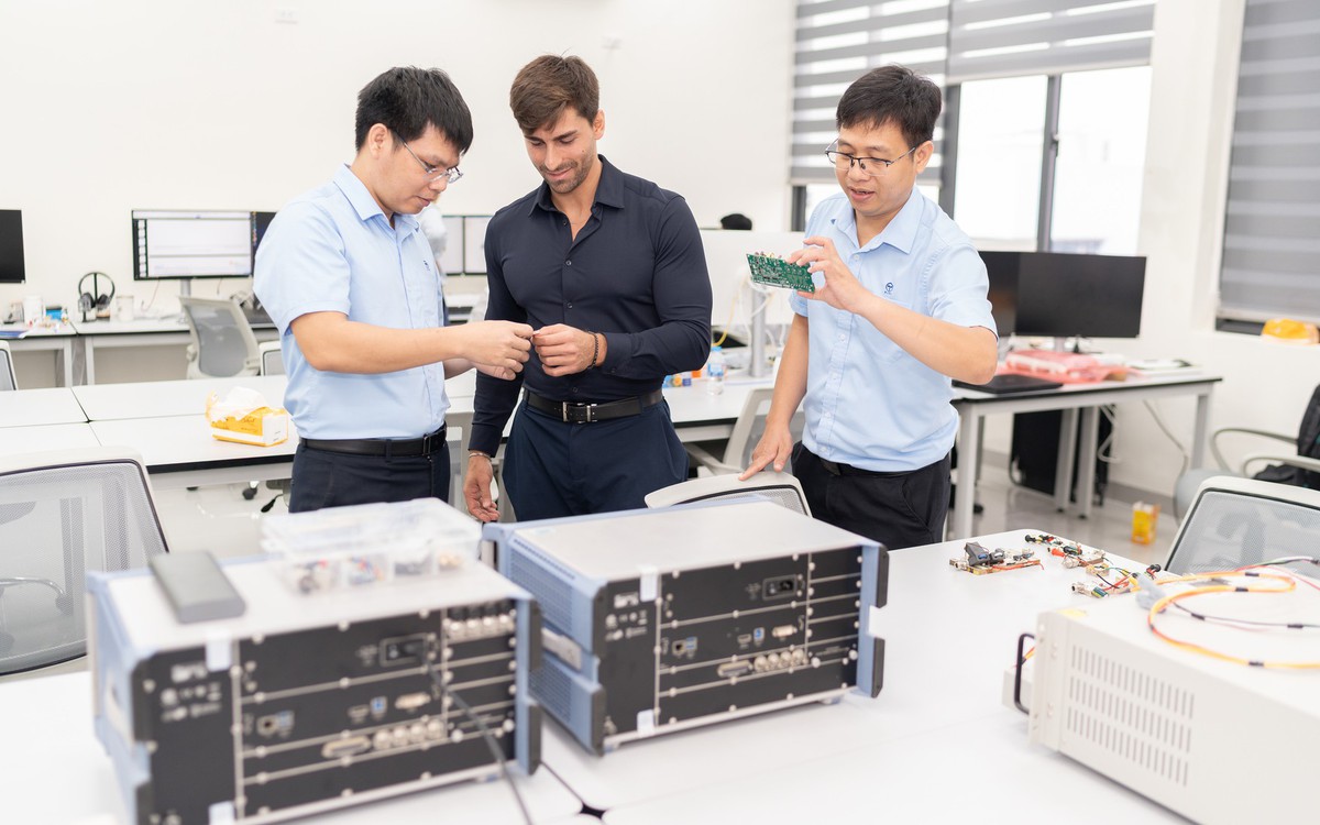 Việt Nam - Ý bắt tay mở trung tâm công nghệ không gian