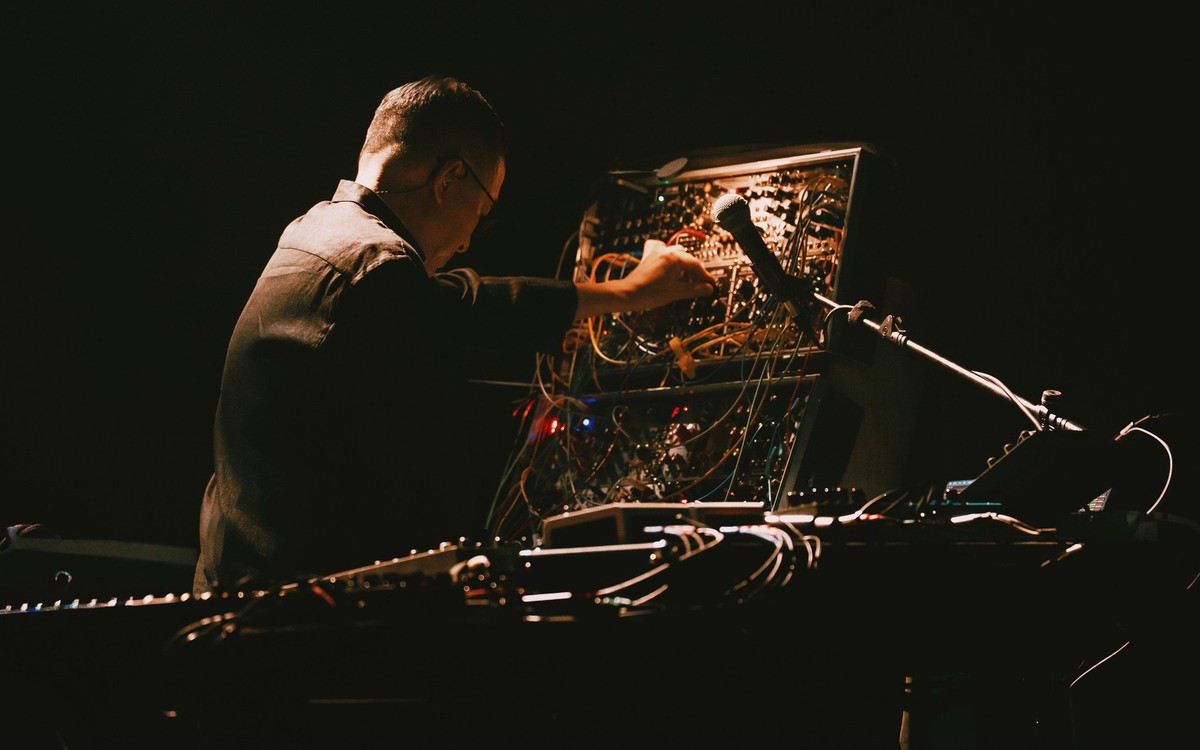 Nhạc sĩ Quốc Trung tổ chức concert đặc biệt nhất nhân dịp được đi xe buýt miễn phí