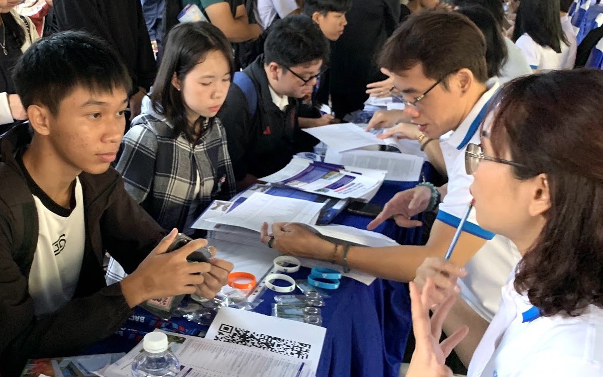 Bỏ điểm cộng học sinh giỏi, IELTS trong xét tuyển đại học: Có gây 'sốc' cho thí sinh?
