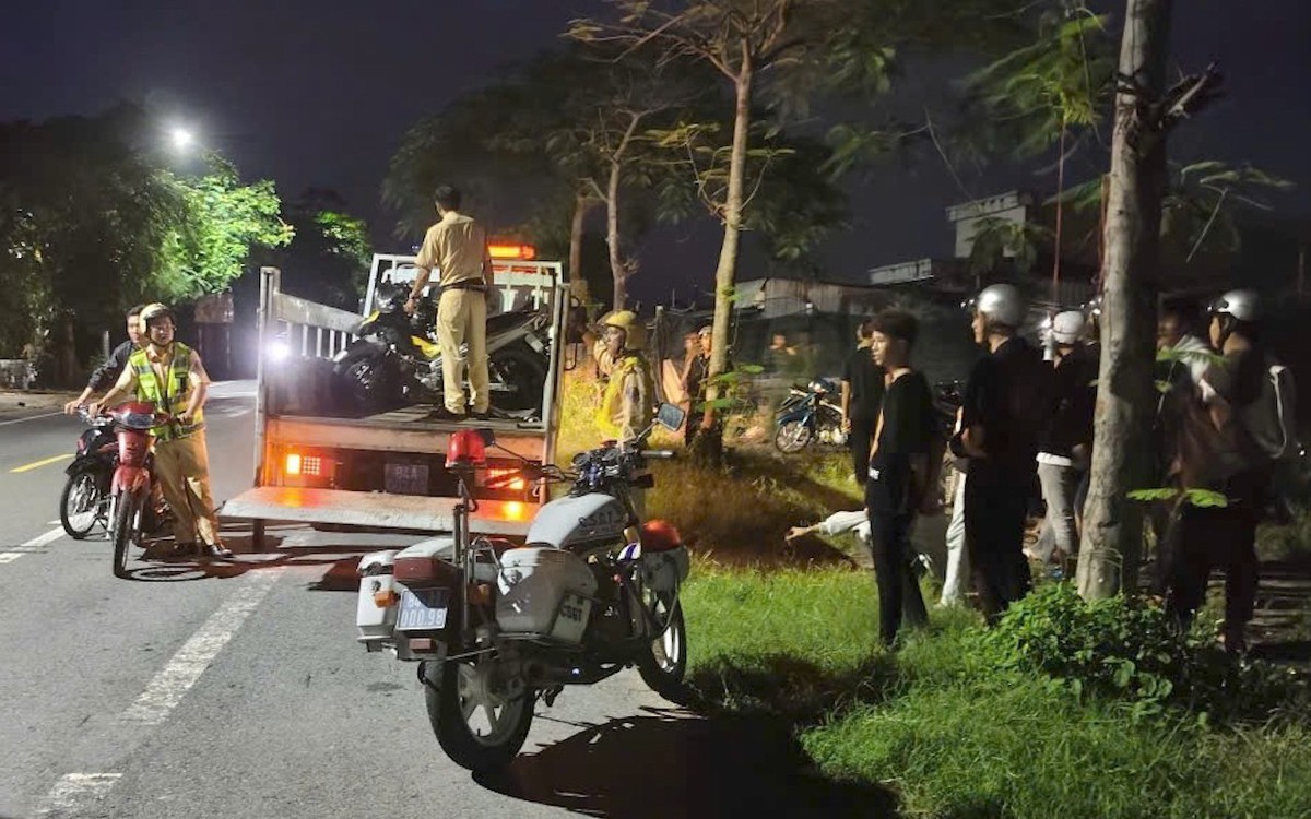 Ngăn chặn hàng chục thanh, thiếu niên tụ tập 'đi bão' ven biển Ba Động