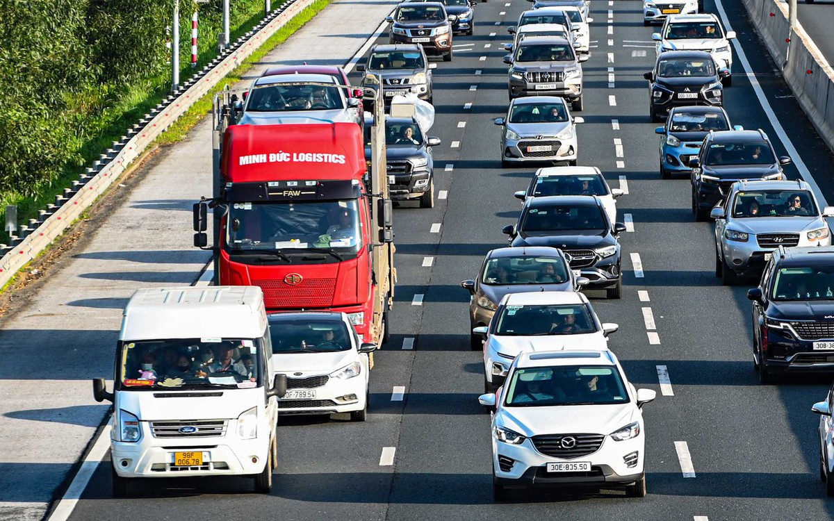 Tai nạn giảm mạnh trong 5 ngày nghỉ lễ, phát hiện 97.621 trường hợp vi phạm giao thông