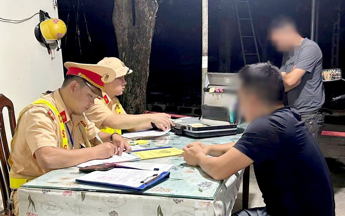 Người dân báo Cục trưởng CSGT xe chở gấp đôi số người, tài xế và chủ xe bị phạt 174 triệu
