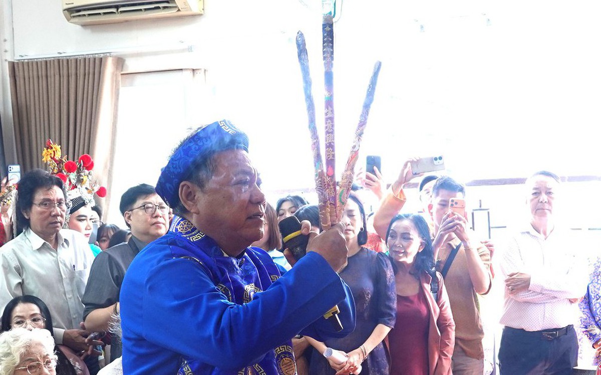 Tri ân tiền nhân trong ngày giỗ tổ sân khấu