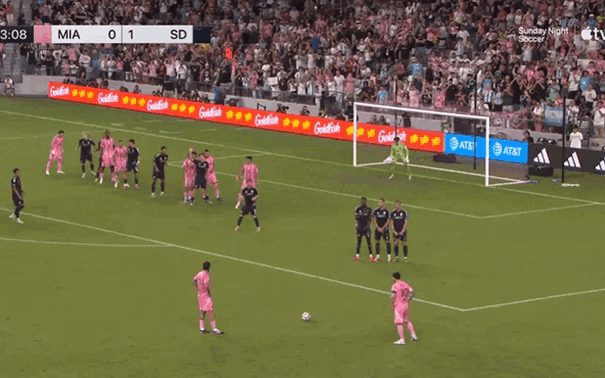 Messi lập siêu phẩm sút phạt, Inter Miami vẫn đánh rơi 3 điểm