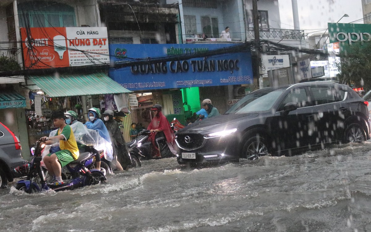 Thời tiết hôm nay 23-9: Nam Bộ tiếp tục mưa to kết hợp triều cường, nhiều nơi ngập nặng