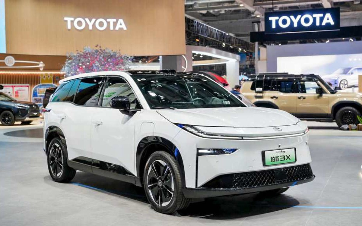 Toyota muốn làm 400.000 xe điện 'chạy điện nhưng vẫn đổ xăng' mỗi năm, ra mắt 2027