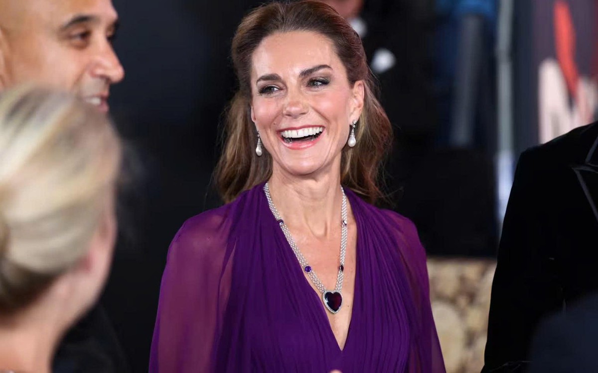 6 lần Kate Middleton đeo trang sức Hoàng gia quý hiếm
