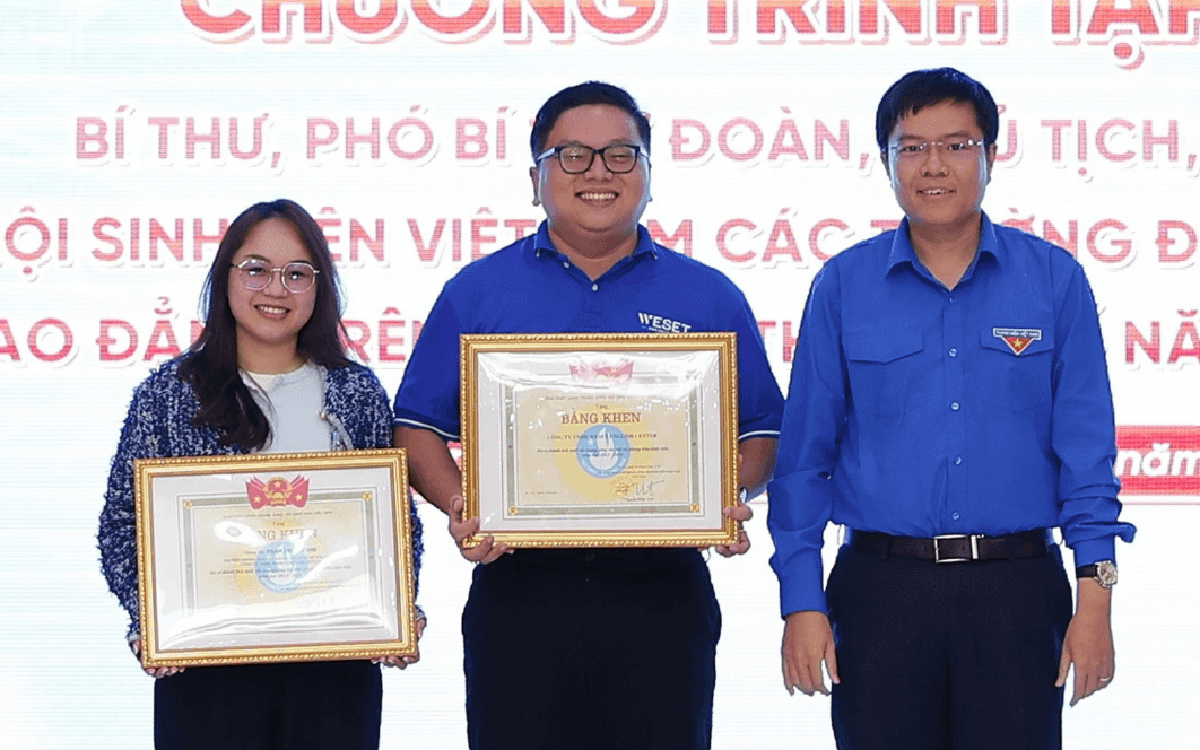 WESET English Center nhận bằng khen của Trung ương Hội Sinh viên Việt Nam