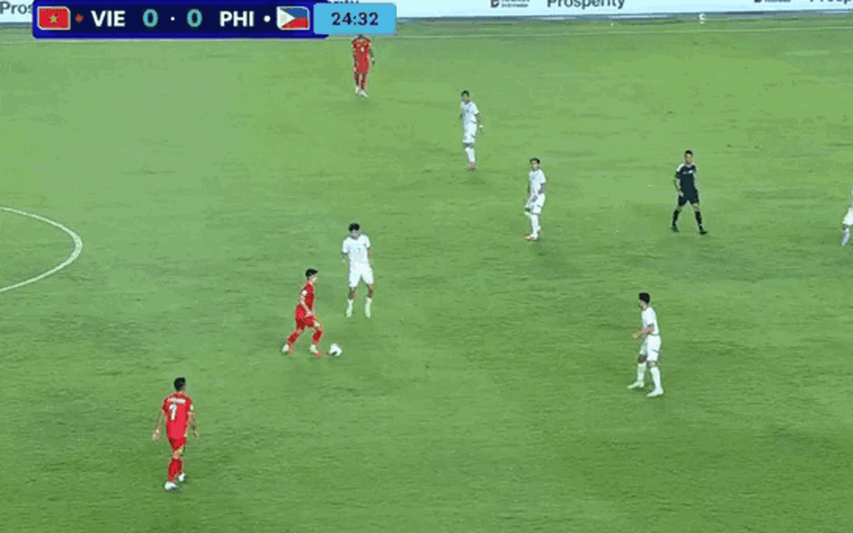 Video: Bàn thắng ‘vàng’ của Đình Bắc giúp Việt Nam đánh bại Philippines