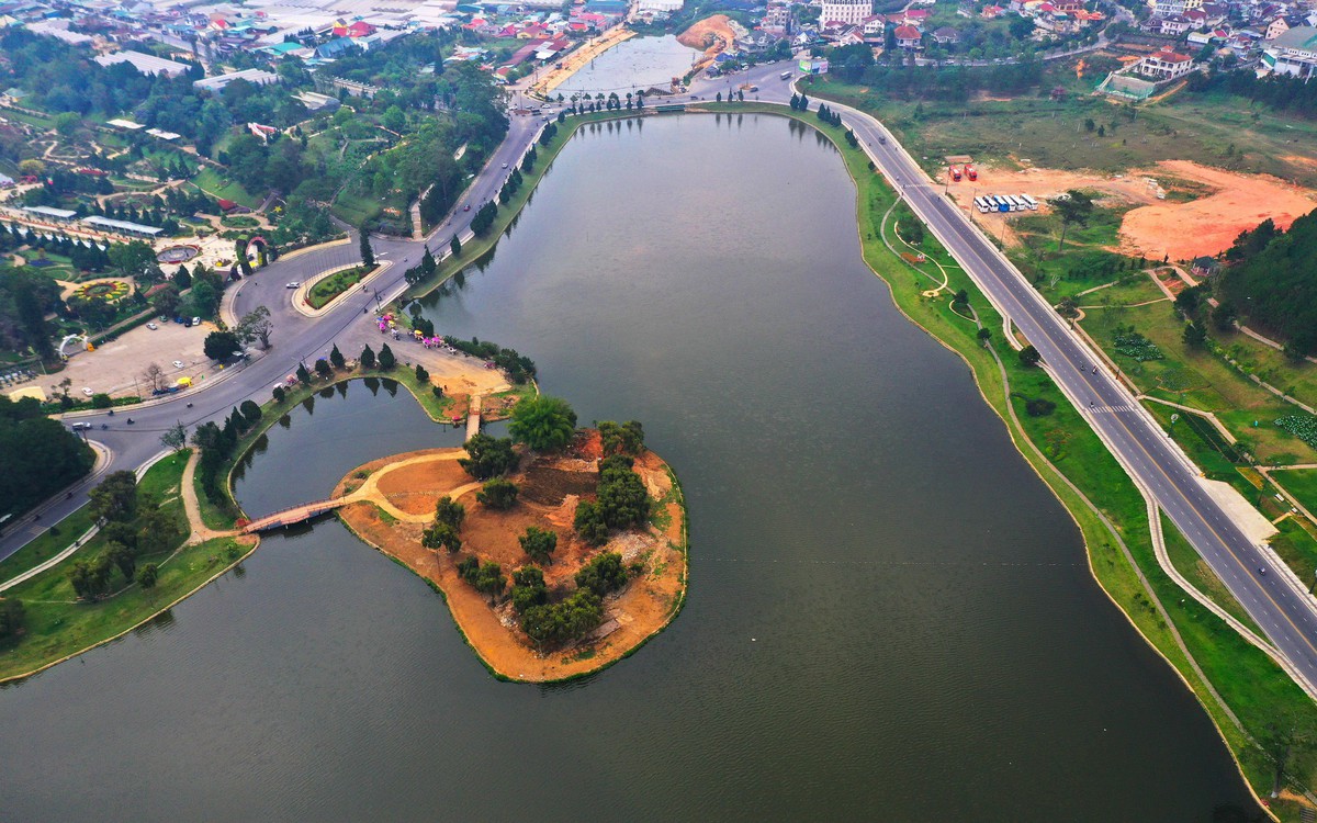 Sửa chữa danh thắng hồ Xuân Hương Đà Lạt nhưng không tháo cạn nước hồ