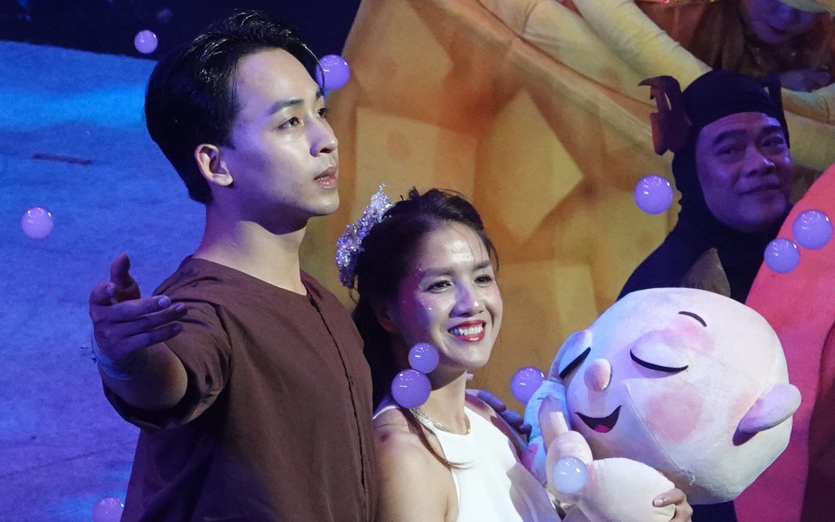 ‘Anh tài’ Phùng Minh Cương hóa chú Cuội đón các bé đến Mơ show mùa Trung thu