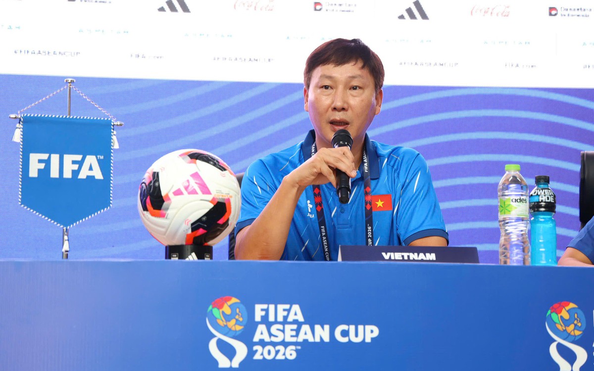 Trực tuyến họp báo của HLV Kim Sang Sik sau trận đấu với Thái Lan ở FIFA ASEAN Cup 2026