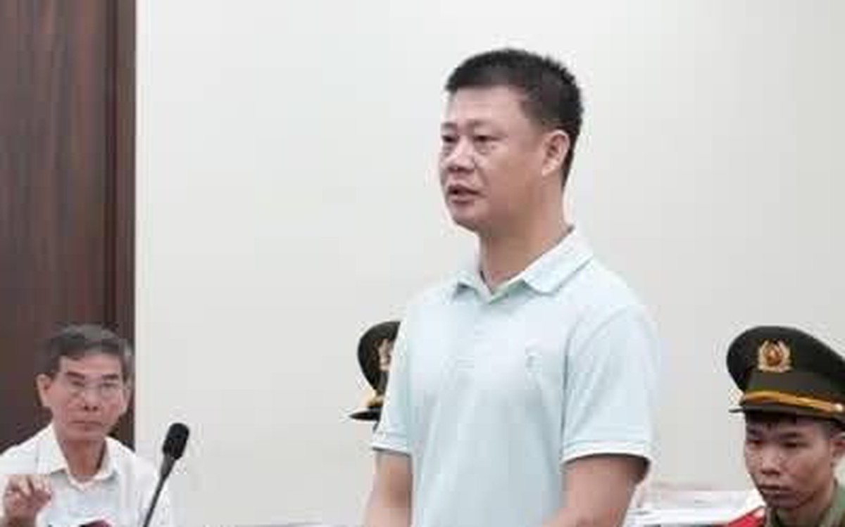 Ông Đinh Tiến Hùng từng được tòa Yên Bái tuyên không phạm tội, chiều nay chờ tòa phán quyết về 2 tội danh