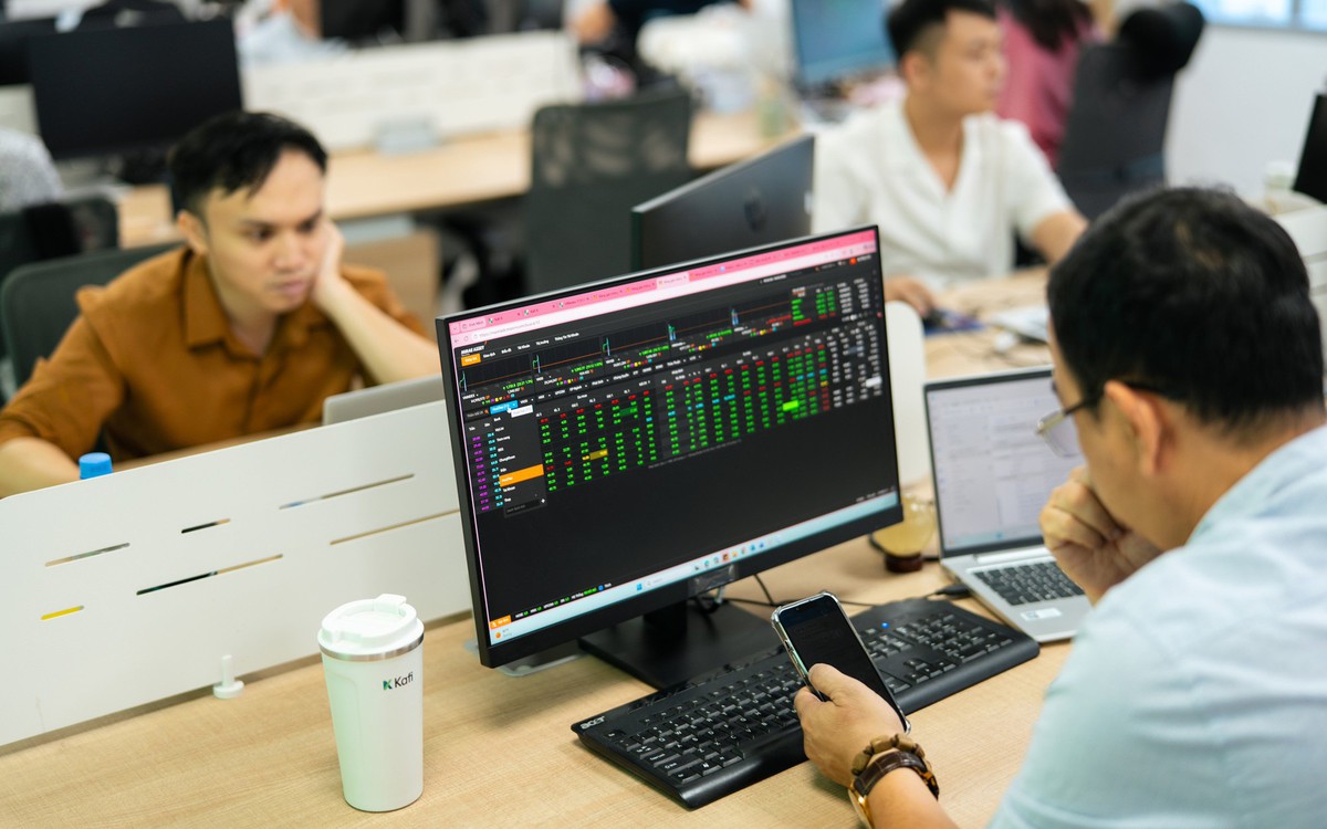 PNJ, Khang Điền cùng loạt cổ phiếu xuống đáy nhiều năm dù VN-Index vẫn quanh 1.800 điểm