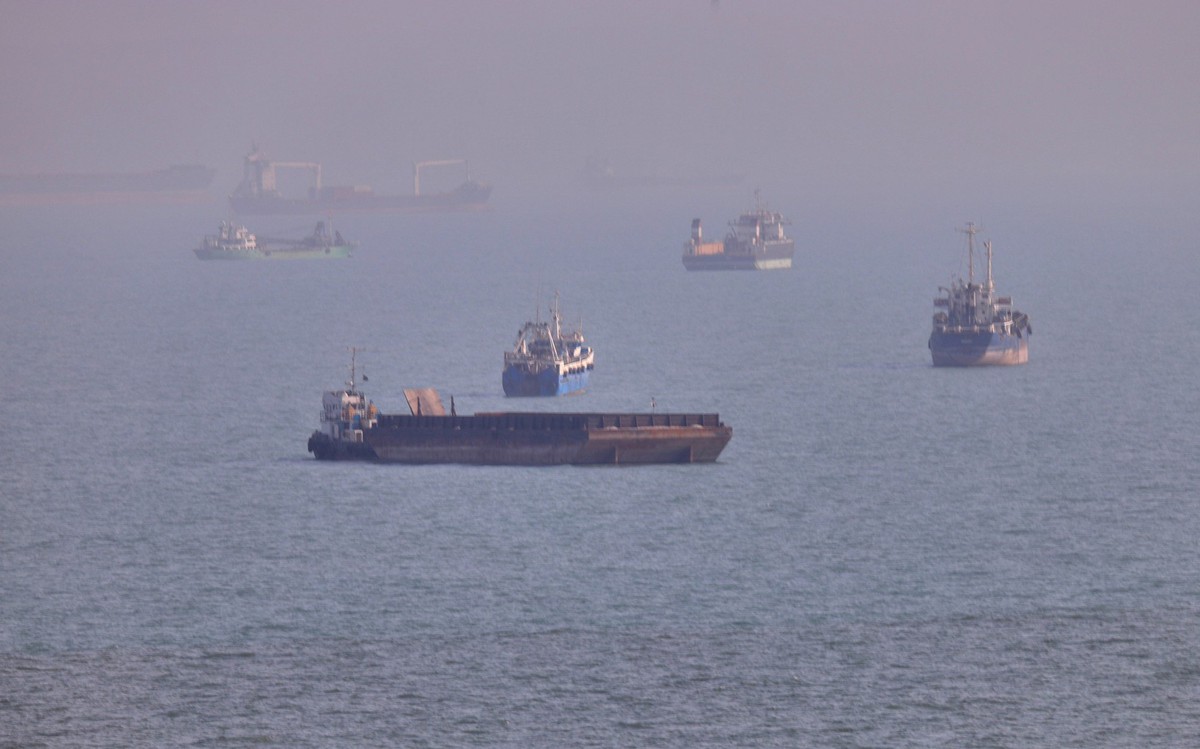 Mỹ hộ tống 40 tàu chở dầu qua eo biển Hormuz trong một ngày