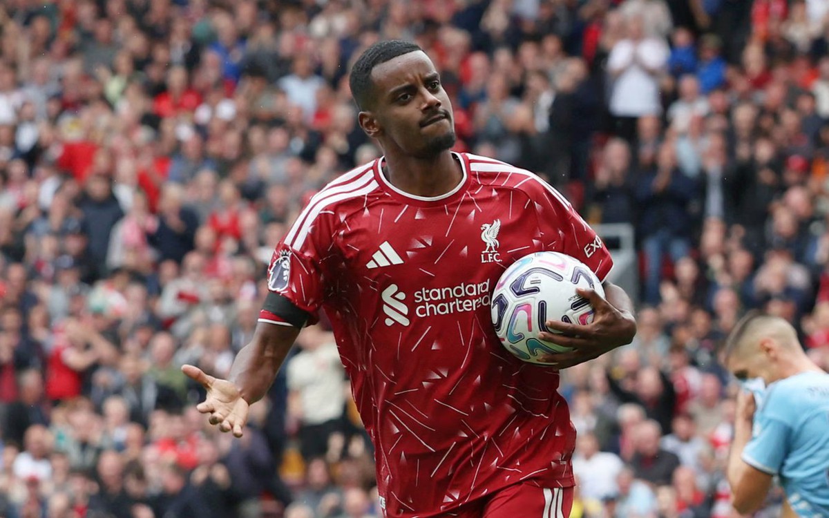 Dự đoán tỉ số Ngoại hạng Anh: Liverpool thắng trận đầu tiên nhờ gặp tân binh