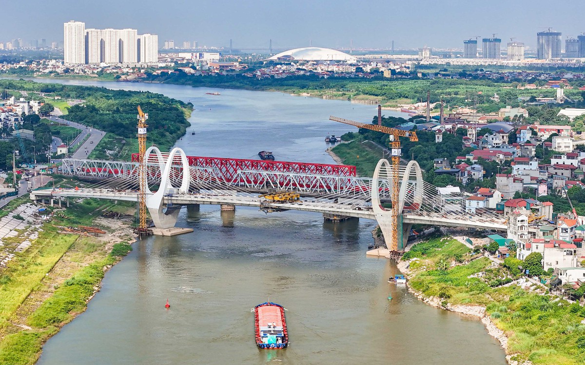 Toàn cảnh cầu dây văng nghìn tỉ vừa hợp long ở Hà Nội, dự kiến thông xe trong năm nay
