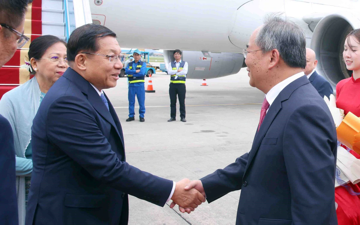 Tổng thống Myanmar Min Aung Hlaing và Phu nhân bắt đầu thăm Việt Nam