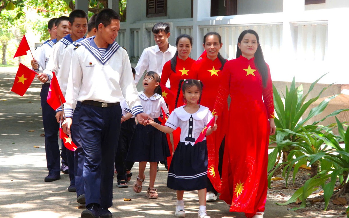 Trường Sa rộn ràng ngày khai giảng năm học mới