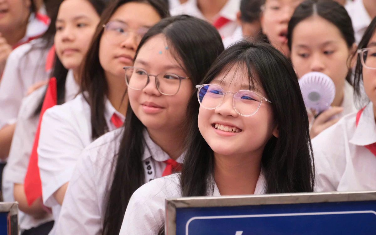 Bộ Giáo dục sẽ rà soát, chỉnh sửa đồng bộ sách giáo khoa
