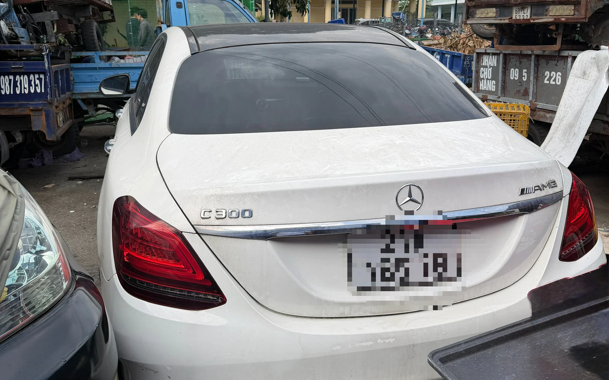Đường dây tổ chức chuyên nghiệp 'núp' sau những ô tô bán rẻ bất thường