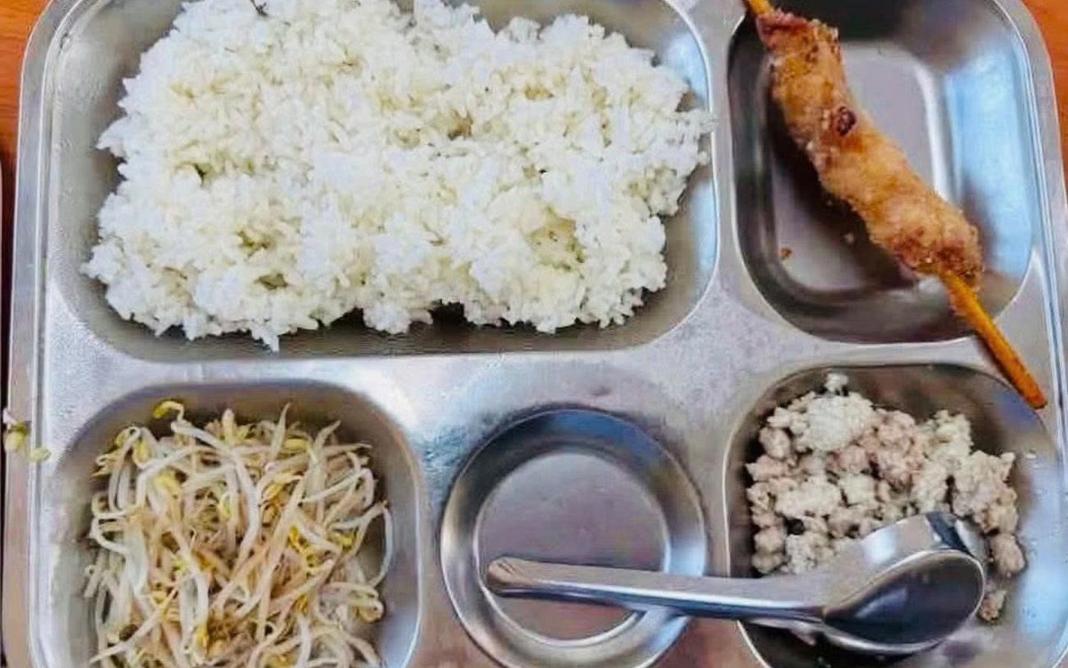 Thành ủy Hà Nội vào cuộc vụ suất ăn bán trú 40.000 đồng 'lèo tèo' giá đỗ và thịt