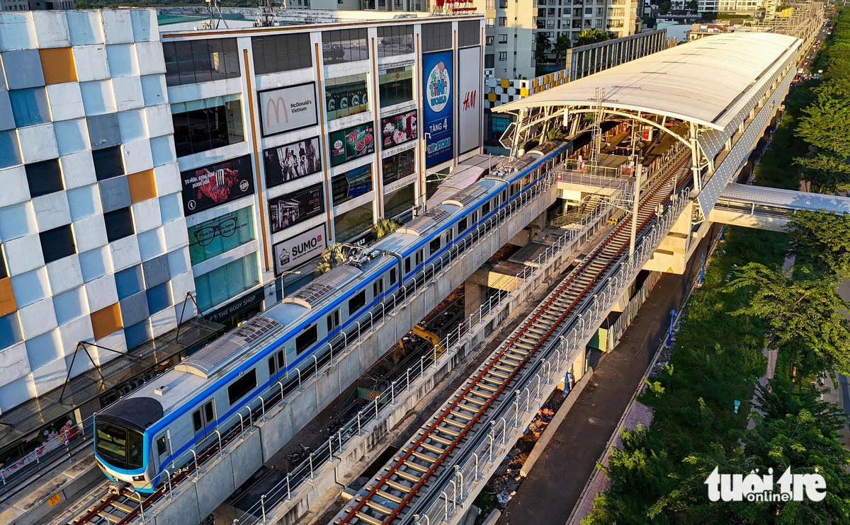 Ho Chi Minh Citys first metro line undergoes test run at full capacity